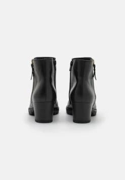 Gabor Comfort Cowboy-/Bikerlaarsjes - Schwarz 9 Gabor Comfort Cowboy-/Bikerlaarsjes - Schwarz -Gabor Comfort 65ec8fd8d9094d9ca57fe6c96afa8014