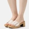 Gabor Comfort Clogs - Ivory